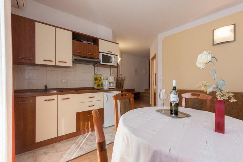 Marija F4 Apartment Đảo Krk Ngoại thất bức ảnh